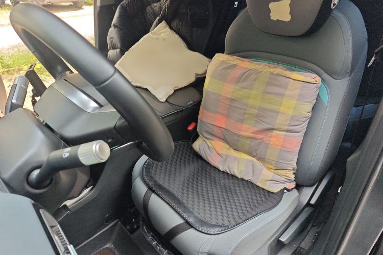 Used AION Y 2022 Plus 80 Enjoy Edition Left Front Seat