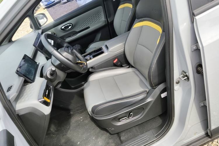 Used AION Y 2022 70 Intelligent Edition Lithium Iron Phosphate Left Front Seat