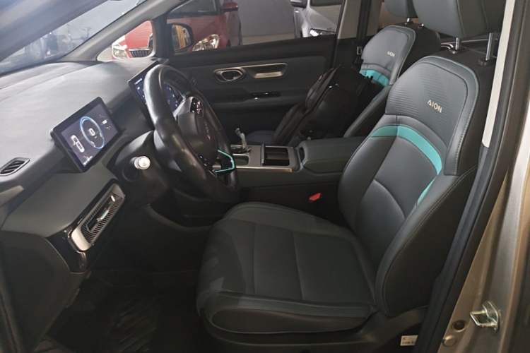 Used AION Y 2022 Plus 70 Smart Edition Left Front Seat
