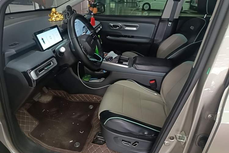 Used AION Y 2022 Plus 70 Smart Edition Left Front Seat