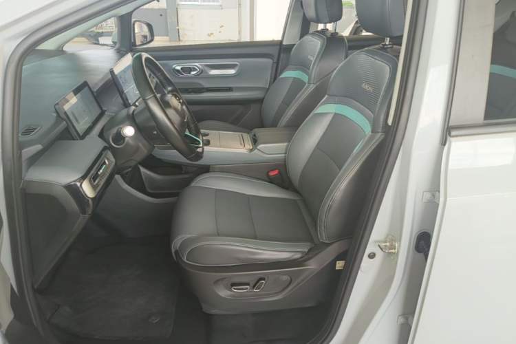 Used AION Y 2022 Plus 80 Smart Edition Left Front Seat