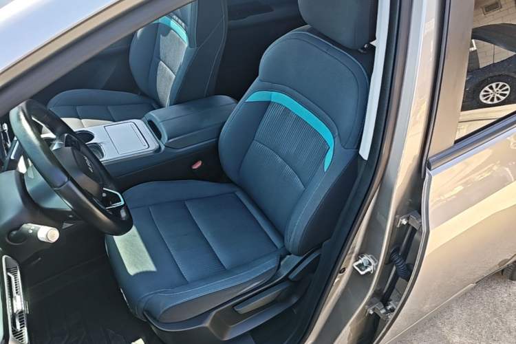 Used AION Y 2022 Plus 70 Enjoy Edition Left Front Seat