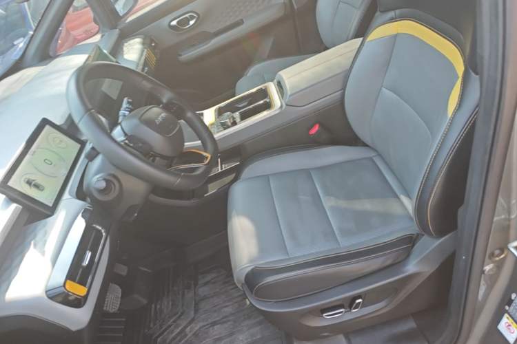 Used AION Y 2022 70 Tech Edition Lithium Iron Phosphate Left Front Seat