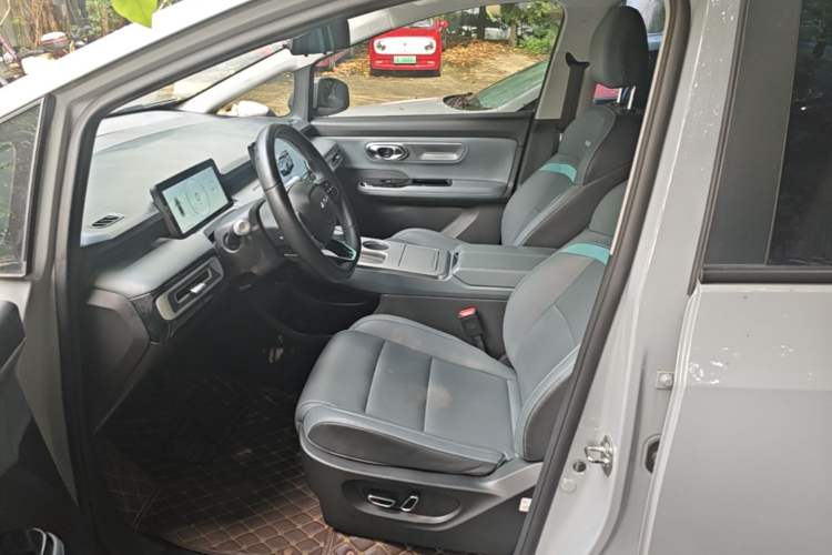 Used AION Y 2022 Plus 70 Smart Edition Left Front Seat