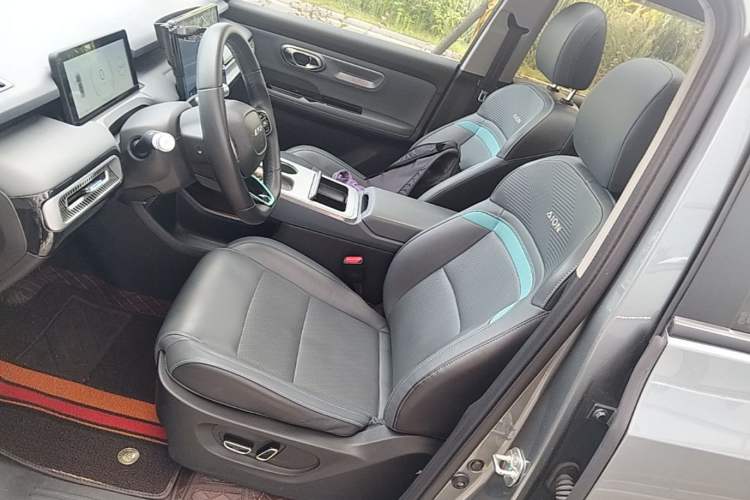 Used AION Y 2022 Plus 70 Smart Edition Left Front Seat