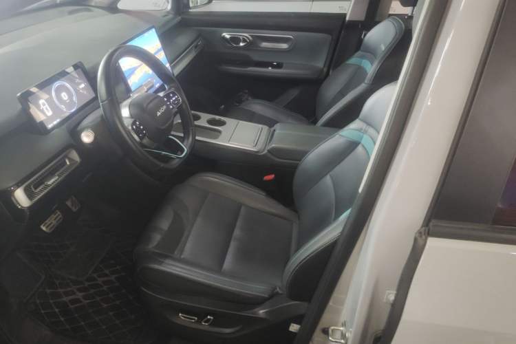 Used AION Y 2022 Plus 70 Smart Edition Left Front Seat