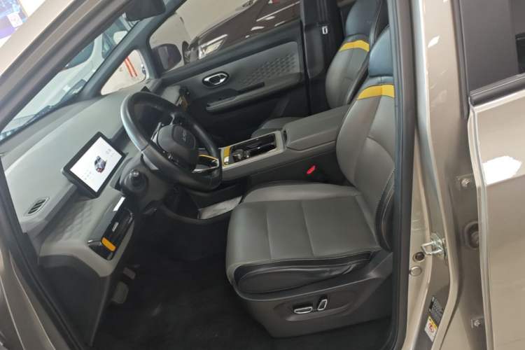 Used AION Y 2022 Plus 70 Smart Edition Left Front Seat