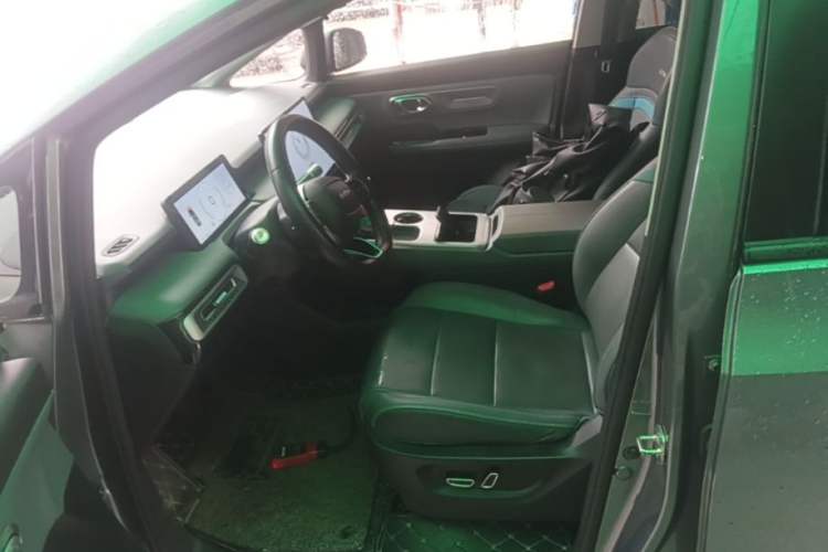 Used AION Y 2022 Plus 70 Smart Edition Left Front Seat