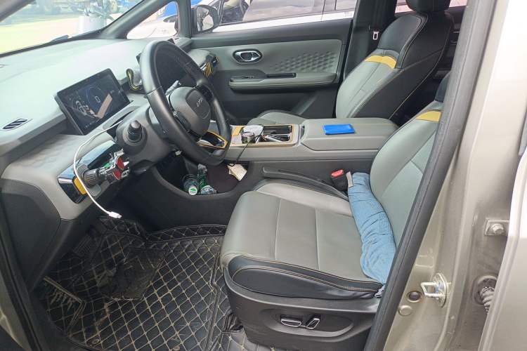 Used AION Y 2022 70 Intelligent Edition Lithium Iron Phosphate Left Front Seat