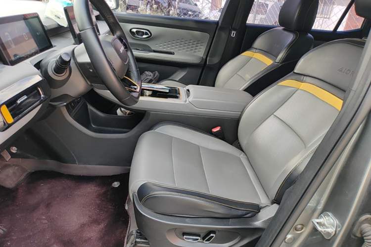 Used AION Y 2022 70 Intelligent Edition Lithium Iron Phosphate Left Front Seat
