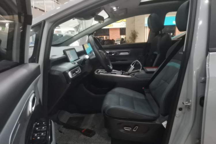 Used AION Y 2022 Plus 70 Smart Edition Left Front Seat