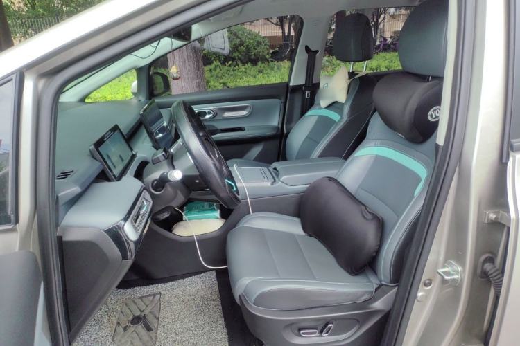 Used AION Y 2022 Plus 70 Tech Edition Left Front Seat