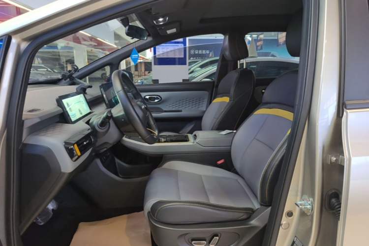 Used AION Y 2022 70 Intelligent Edition Lithium Iron Phosphate Left Front Seat
