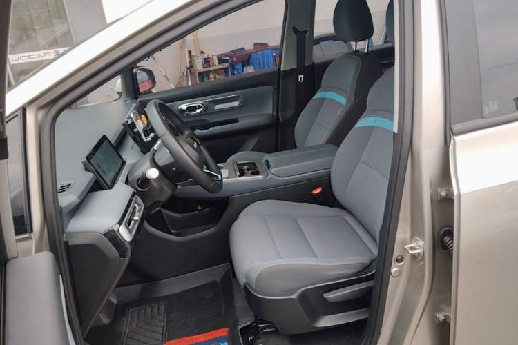 Used AION Y 2022 Plus 70 Enjoy Edition Left Front Seat