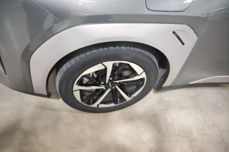 Used AION Y 2022 Plus 70 Smart Edition Left Front Wheel Hub