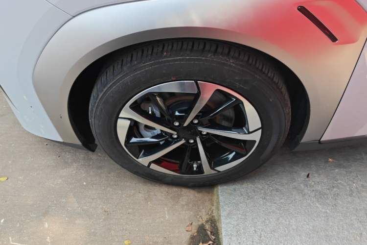 Used AION Y 2022 Plus 70 Smart Edition Left Front Wheel Hub