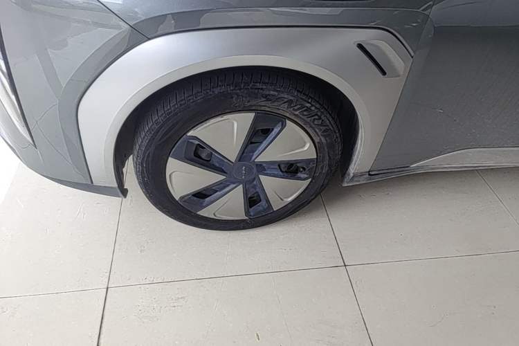 Used AION Y 2022 Plus 80 Enjoy Edition Left Front Wheel Hub