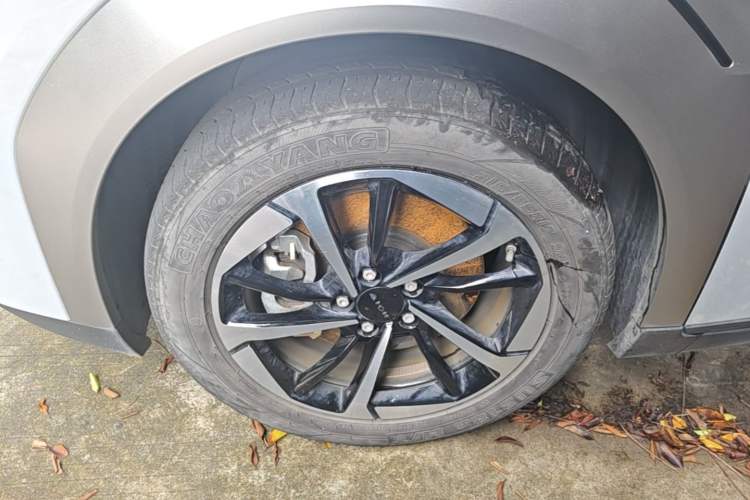 Used AION Y 2022 Plus 70 Smart Edition Left Front Wheel Hub