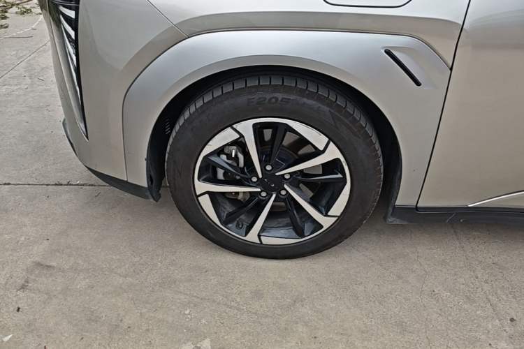 Used AION Y 2022 Plus 70 Smart Edition Left Front Wheel Hub
