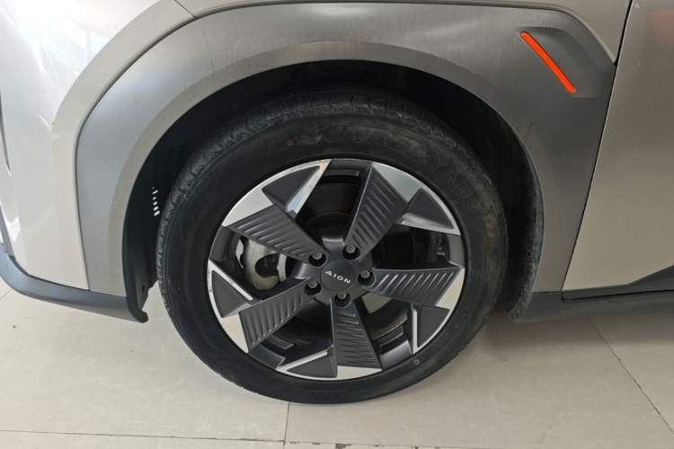 Used AION Y 2022 Plus 70 Smart Edition Left Front Wheel Hub