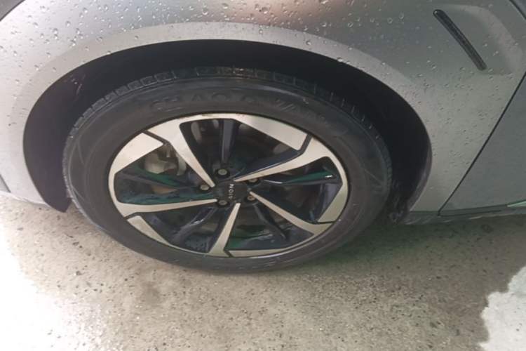 Used AION Y 2022 Plus 70 Smart Edition Left Front Wheel Hub