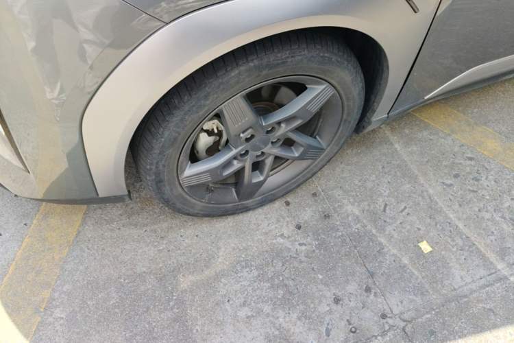 Used AION Y 2022 Plus 80 Enjoy Edition Left Front Wheel Hub