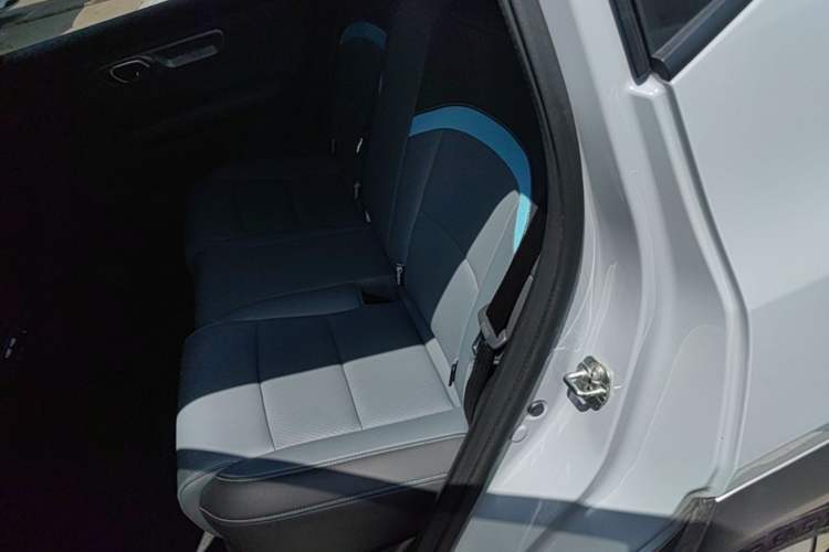 Used AION Y 2022 Plus 70 Smart Edition Left Rear Seat