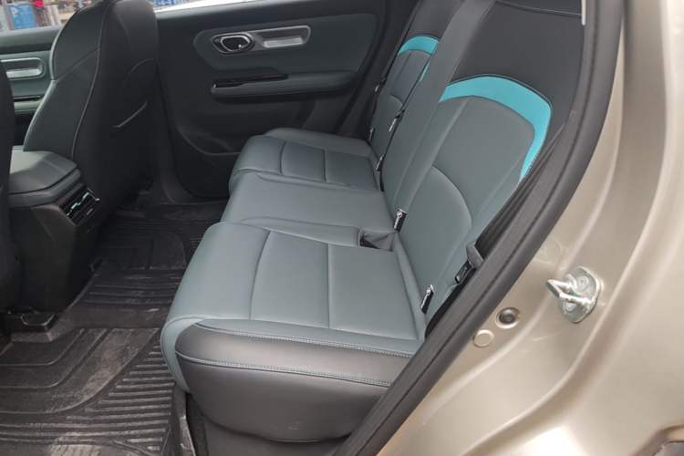 Used AION Y 2022 Plus 70 Smart Edition Left Rear Seat