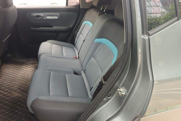 Used AION Y 2022 Plus 70 Enjoy Edition Left Rear Seat