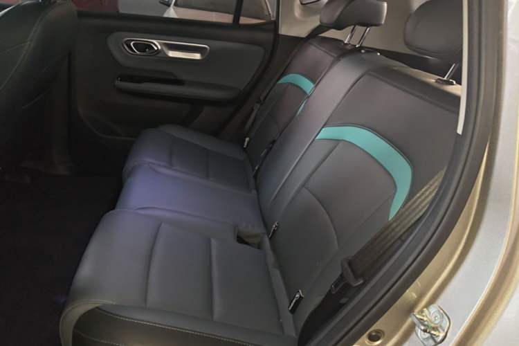 Used AION Y 2022 Plus 70 Smart Edition Left Rear Seat