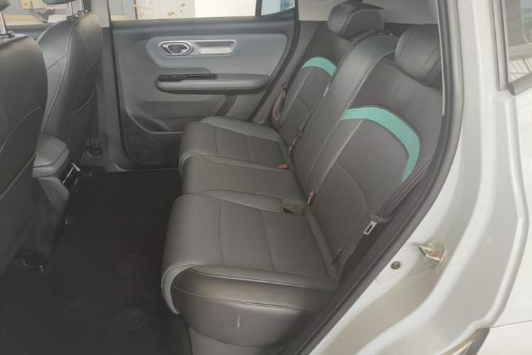 Used AION Y 2022 Plus 80 Smart Edition Left Rear Seat