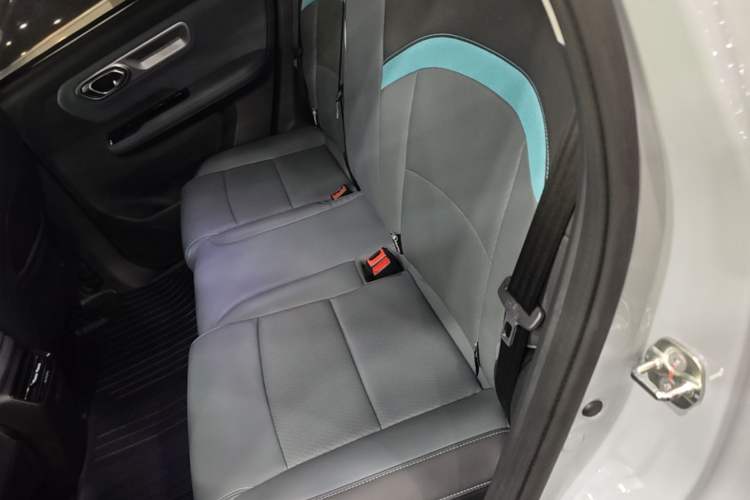 Used AION Y 2022 Plus 80 Smart Edition Left Rear Seat