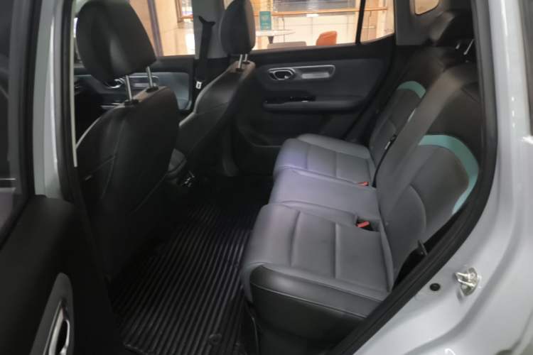 Used AION Y 2022 Plus 70 Smart Edition Left Rear Seat