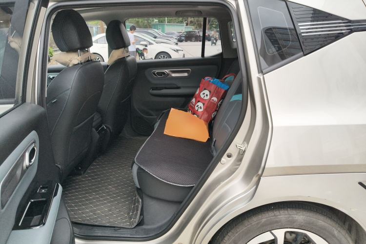 Used AION Y 2022 Plus 70 Smart Edition Left Rear Seat