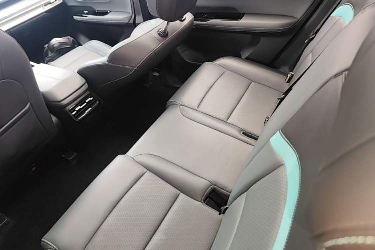 Used AION Y 2022 Plus 70 Smart Edition Left Rear Seat
