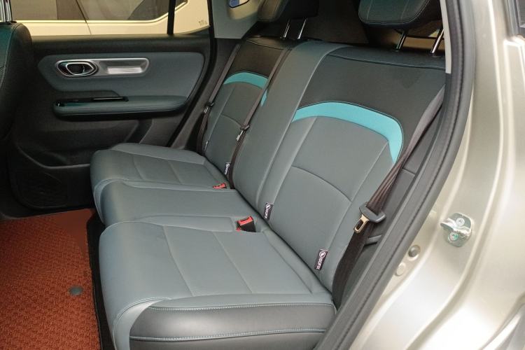 Used AION Y 2022 Plus 70 Smart Edition Left Rear Seat