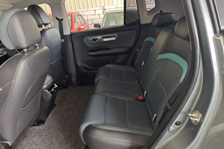 Used AION Y 2022 Plus 70 Smart Edition Left Rear Seat