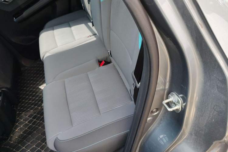 Used AION Y 2022 Plus 80 Enjoy Edition Left Rear Seat