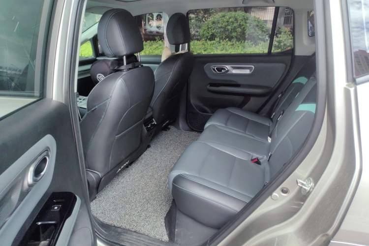 Used AION Y 2022 Plus 70 Tech Edition Left Rear Seat