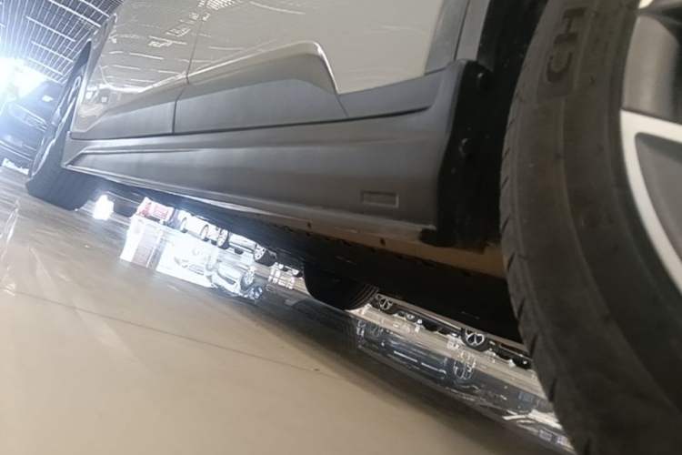Used AION Y 2022 70 Intelligent Edition Lithium Iron Phosphate Left Side Sill