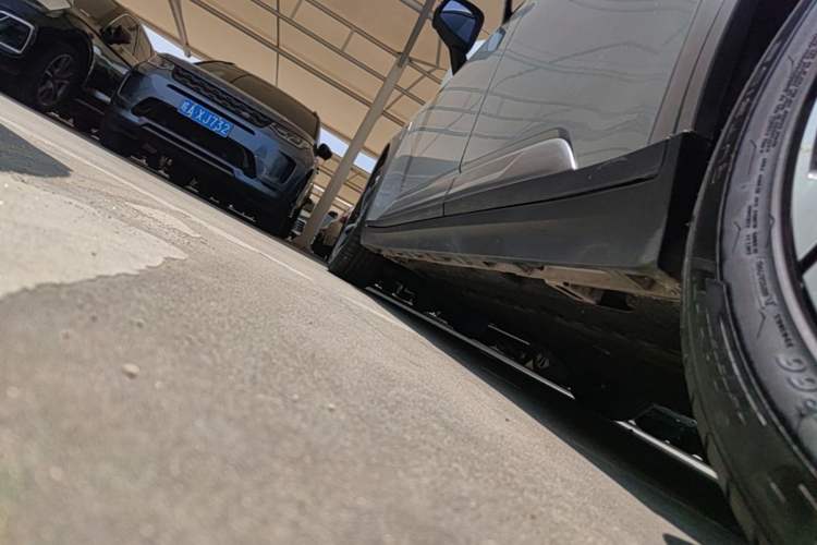 Used AION Y 2022 Plus 70 Smart Edition Left Side Sill