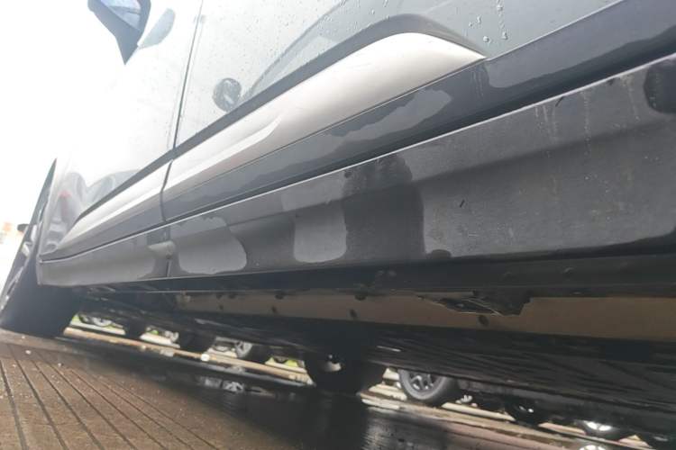 Used AION Y 2022 Plus 70 Smart Edition Left Side Sill