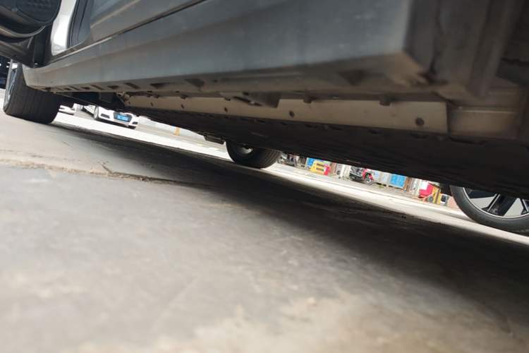 Used AION Y 2022 Plus 70 Smart Edition Left Side Sill