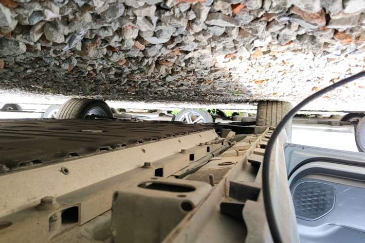 Used AION Y 2022 70 Intelligent Edition Lithium Iron Phosphate Left Side Sill
