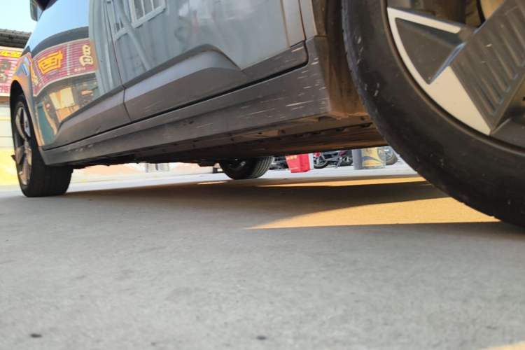 Used AION Y 2022 70 Executive Edition Lithium Iron Phosphate Left Side Sill