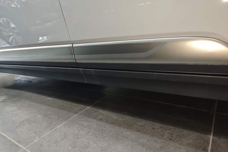 Used AION Y 2022 Plus 80 Smart Edition Left Side Sill