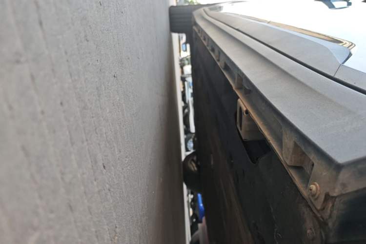 Used AION Y 2022 70 Tech Edition Lithium Iron Phosphate Left Side Sill