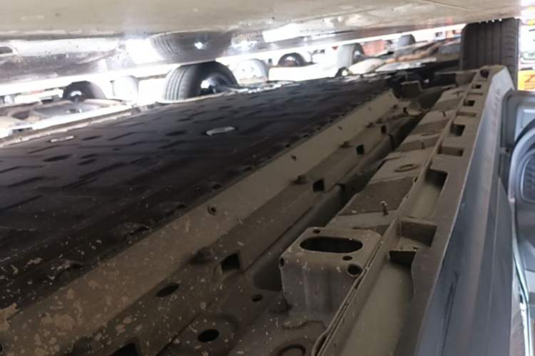 Used AION Y 2022 70 Intelligent Edition Lithium Iron Phosphate Left Side Sill