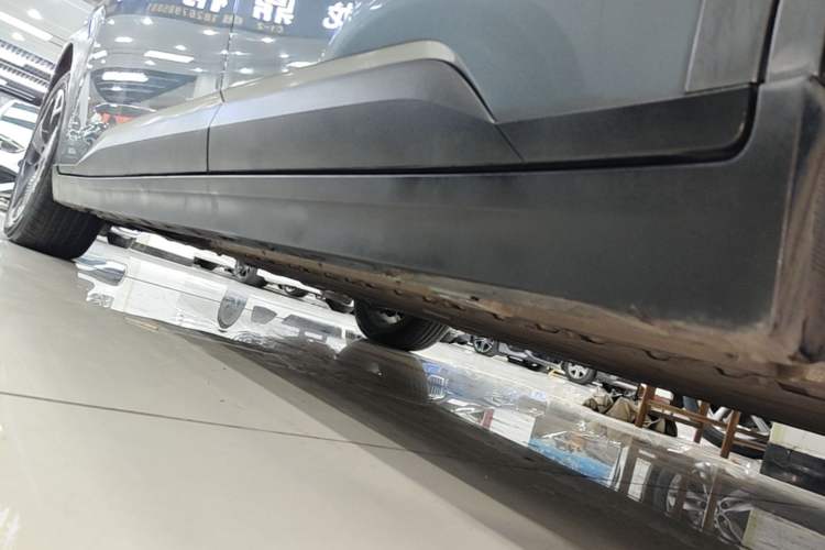Used AION Y 2022 70 Intelligent Edition Lithium Iron Phosphate Left Side Sill