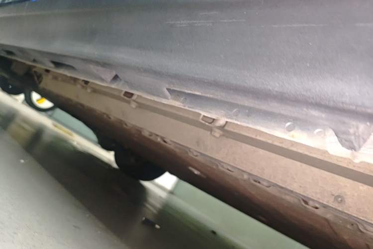 Used AION Y 2022 70 Intelligent Edition Lithium Iron Phosphate Left Side Sill